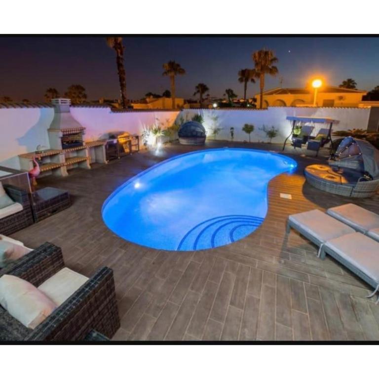 Ciudad Quesada Stunning Heated Pool Private Luxury Villa with Spa Sleeps 14 - Villa - 49