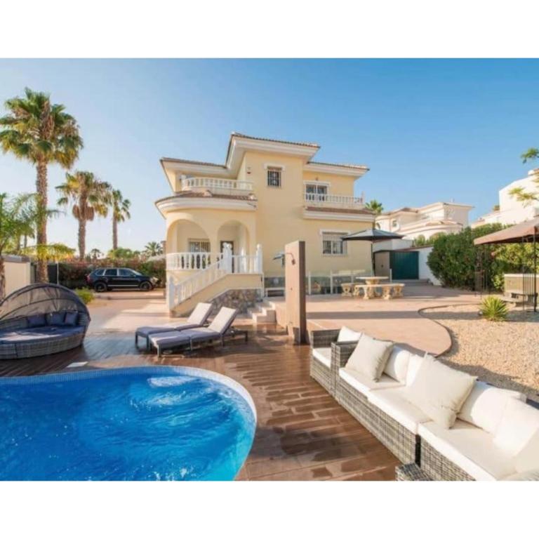 Ciudad Quesada Stunning Heated Pool Private Luxury Villa with Spa Sleeps 14 - Villa - 54