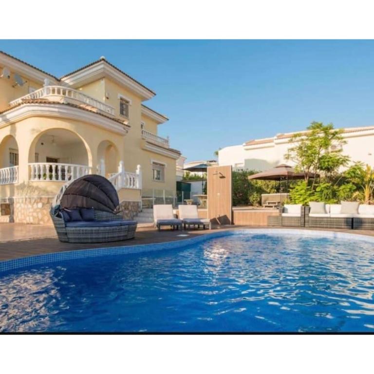 Ciudad Quesada Stunning Heated Pool Private Luxury Villa with Spa Sleeps 14 - Villa - 64