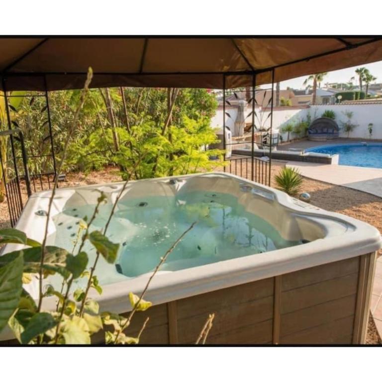 Ciudad Quesada Stunning Heated Pool Private Luxury Villa with Spa Sleeps 14 - Villa - 100