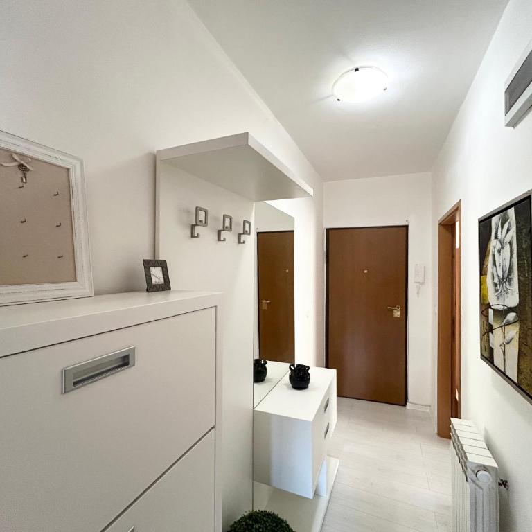 Front Door Apartment City Hall - One-Bedroom Apartment - 37