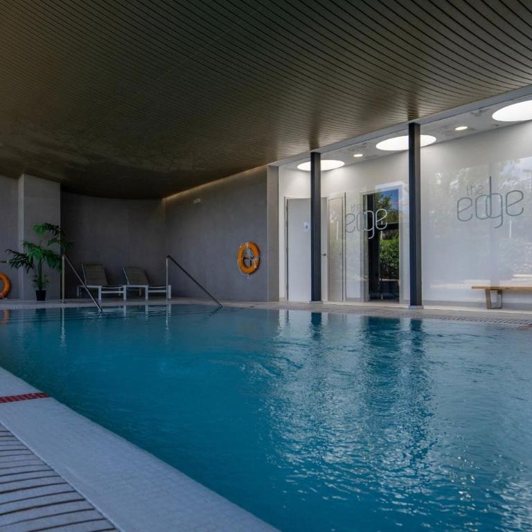 Modern 3-Bedroom Luxury Apartment with Panoramic Sea Views The Edge, Estepona - Apartamento - 40