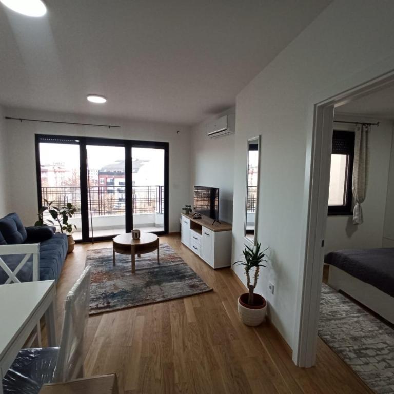 Apartman V Kragujevac - One-Bedroom Apartment - 1