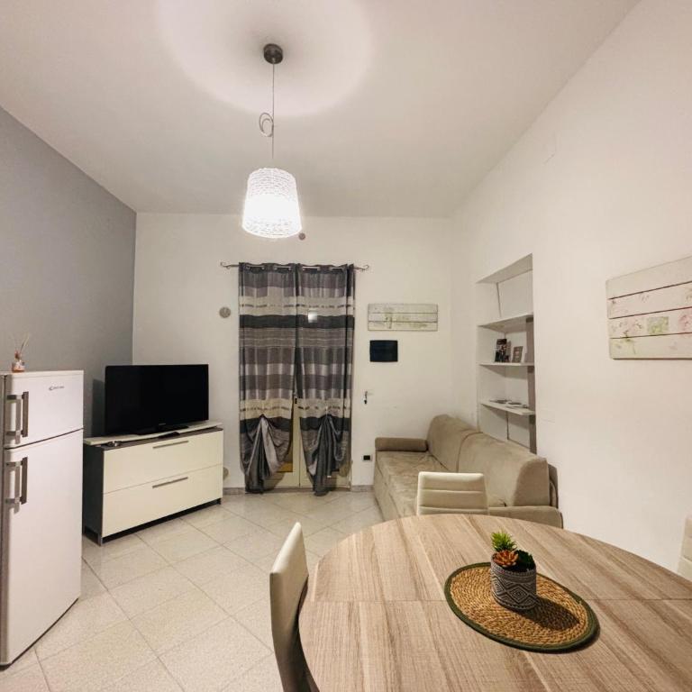 La casa di Alice è un bilocale luminoso e felice - Apartamento de 1 dormitorio - 6