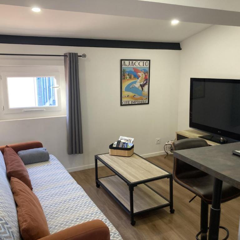 F2 Type LOFT à Ajaccio - Appartement 1 Chambre - 3