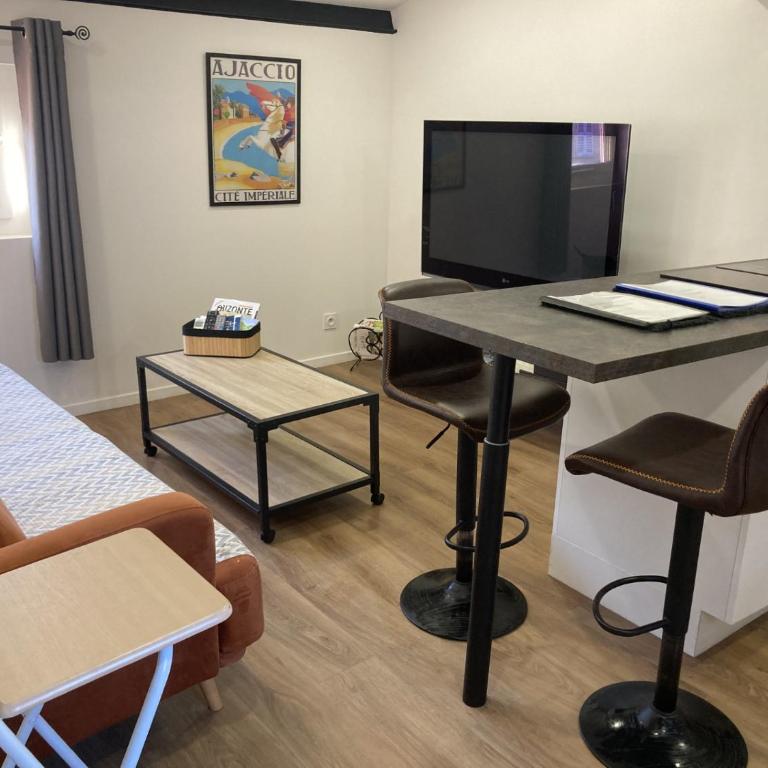 F2 Type LOFT à Ajaccio - Appartement 1 Chambre - 8