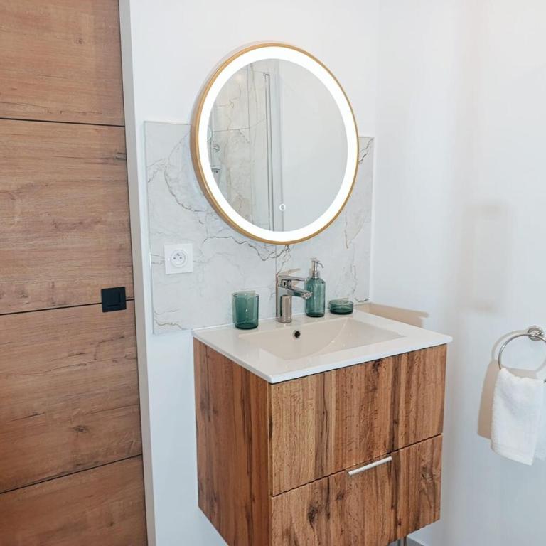 Studio avec terrasse dans résidence en face de la mer et Parking privatif- CANNES MIDI - Appartement 1 Chambre - 11