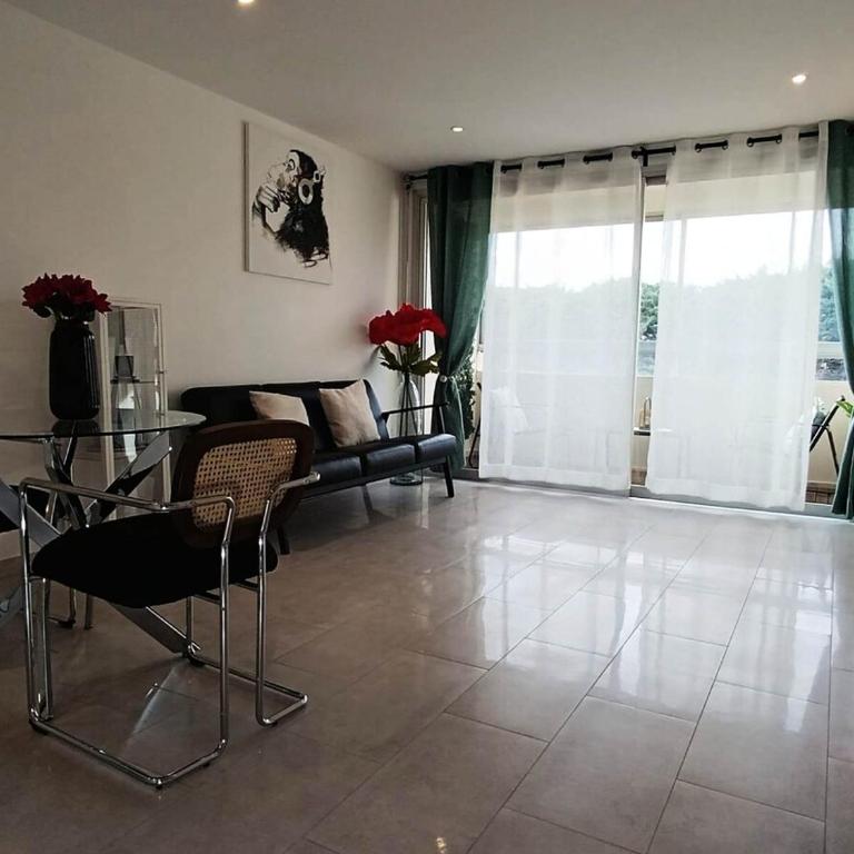 Studio avec terrasse dans résidence en face de la mer et Parking privatif- CANNES MIDI - Appartement 1 Chambre - 3