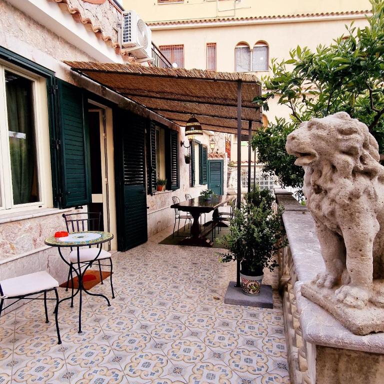 Donna Rosa - Your Home in Taormina - One-Bedroom Apartment with Garden - 3