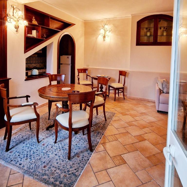 Donna Rosa - Your Home in Taormina - One-Bedroom Apartment with Garden - 18