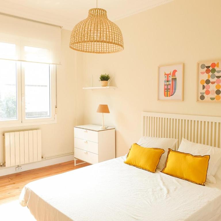 Maria Diaz de Haro City Center - Four-Bedroom Apartment - 2