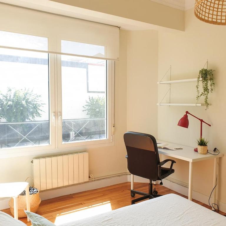 Maria Diaz de Haro City Center - Four-Bedroom Apartment - 12