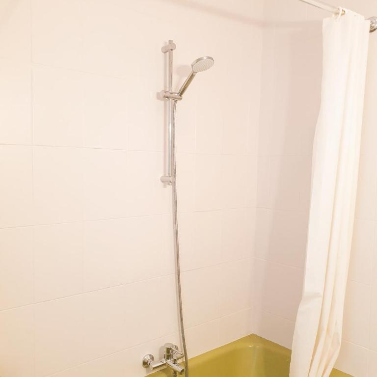 Maria Diaz de Haro City Center - Four-Bedroom Apartment - 13