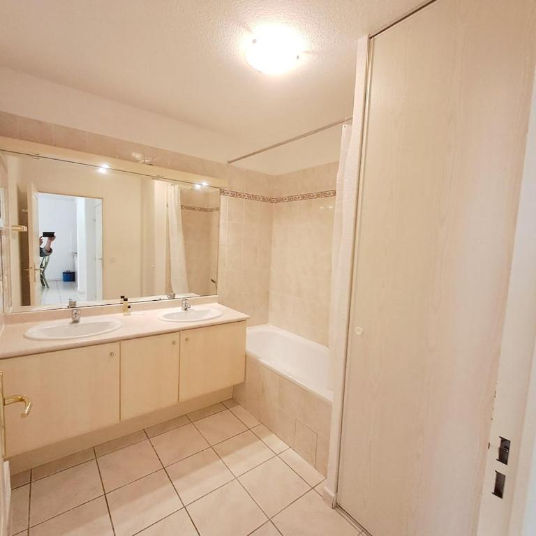 Grand T3 avec Terrasse et Jardin - Apartamento de 2 dormitorios - 17