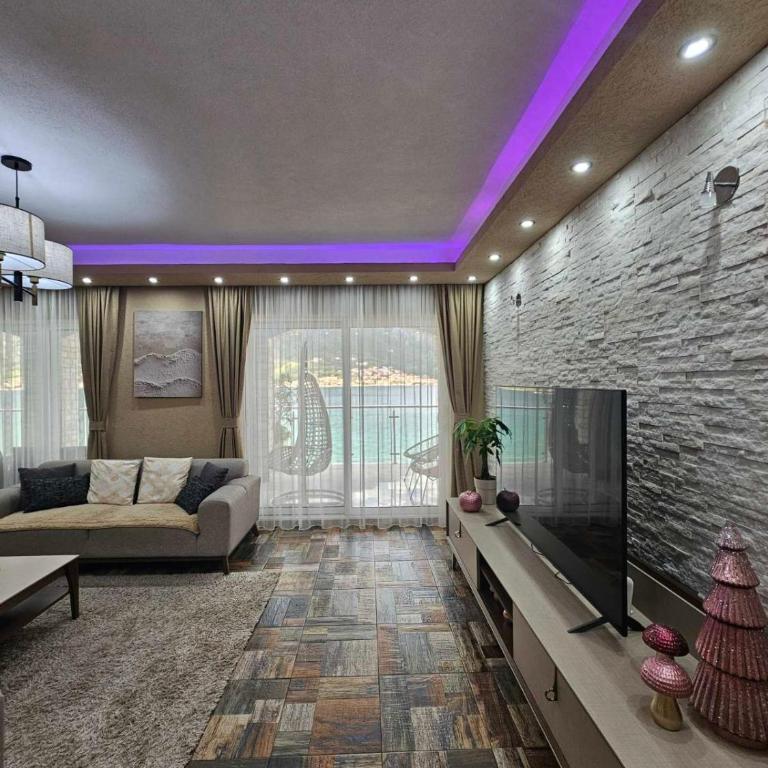 Sun Rays - Three-Bedroom Apartment - 21