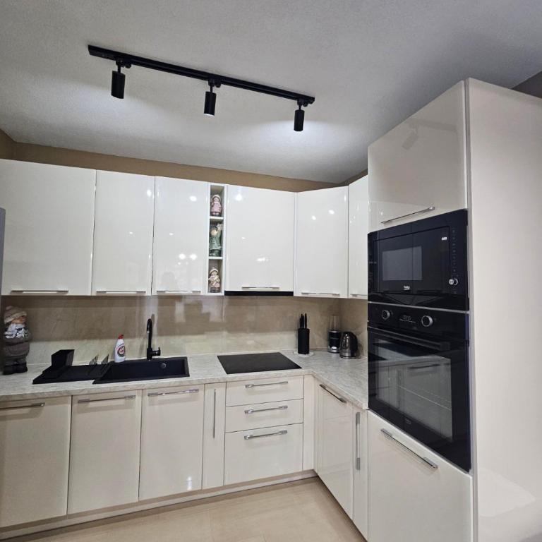 Sun Rays - Three-Bedroom Apartment - 29