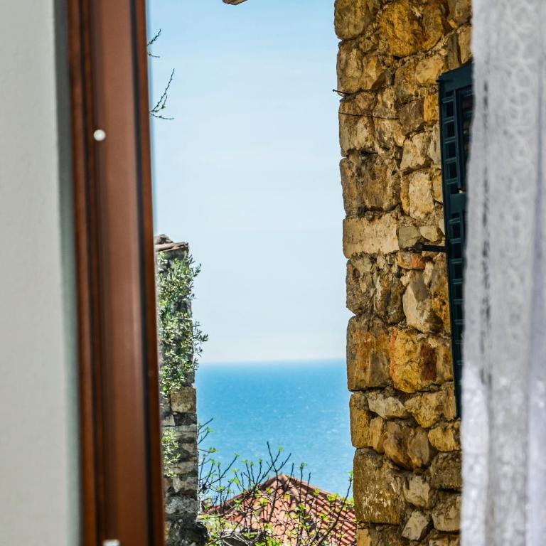 Guest House Alea - Double Room with Balcony and Sea View - 8