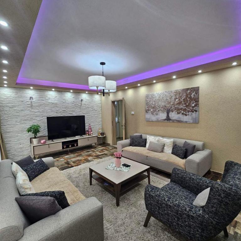 Sun Rays - Three-Bedroom Apartment - 16