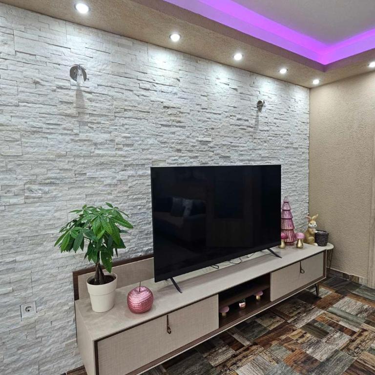 Sun Rays - Three-Bedroom Apartment - 15