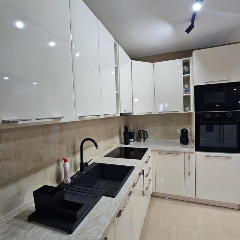 Sun Rays - Three-Bedroom Apartment - 30