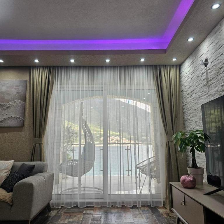 Sun Rays - Three-Bedroom Apartment - 22