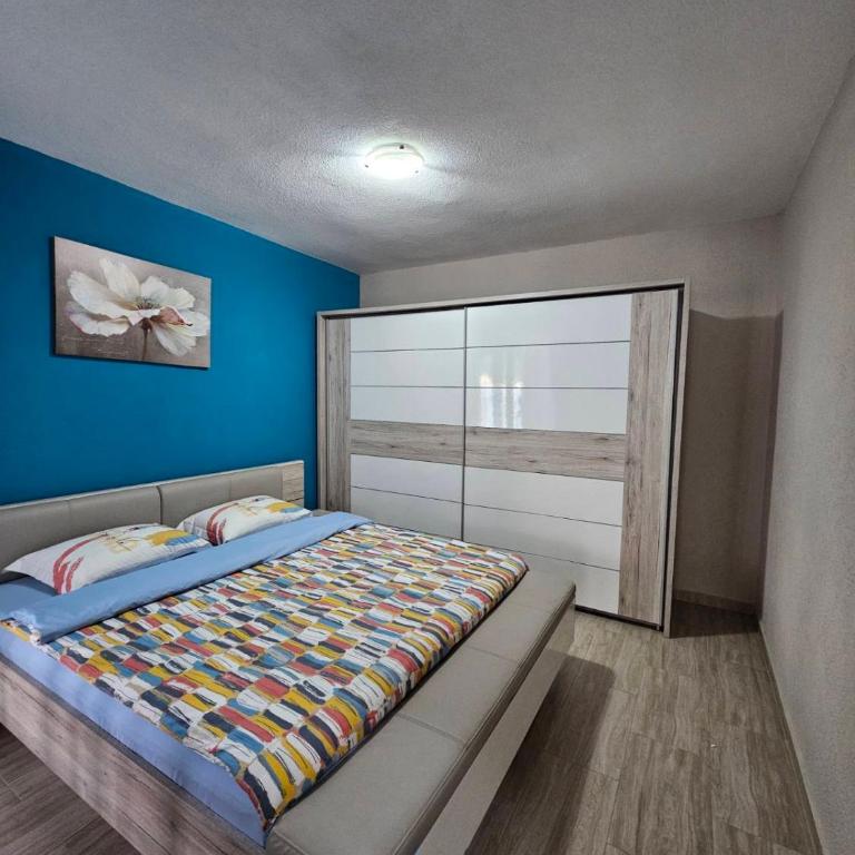 Sun Rays - Three-Bedroom Apartment - 48