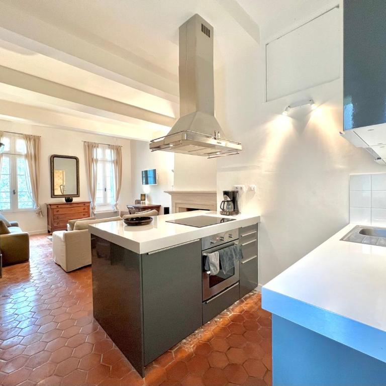 Le 100% Uzès, charme en plein centre historique - Appartement - 9
