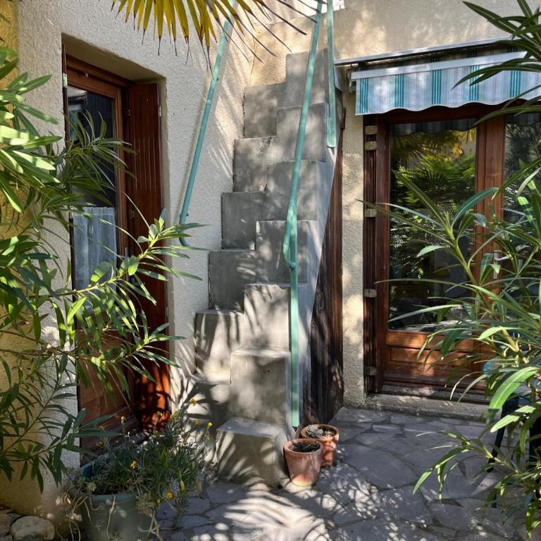 Maisonnette de charme dans domaine naturiste au pied du Mont Ventoux ! - Maison 2 Chambres - 4