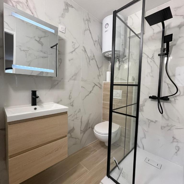 Les remparts Aigues-Mortes appartement et parking - Studio - 13