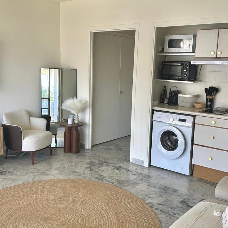 Superbe Studio plein centre de Juan les pins 500m des plages - Studio - 3