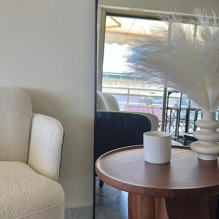 Superbe Studio plein centre de Juan les pins 500m des plages - Studio - 2