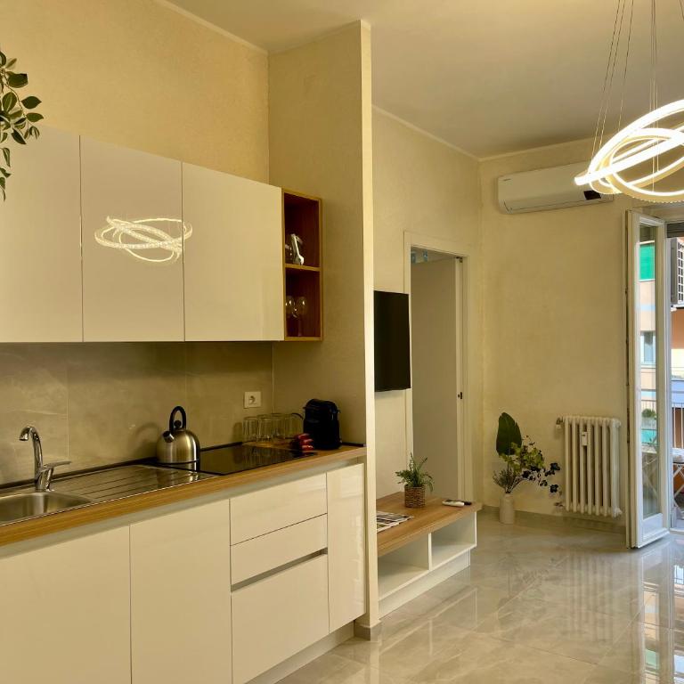 Stellar Stays - Suite King con Balcone - 6