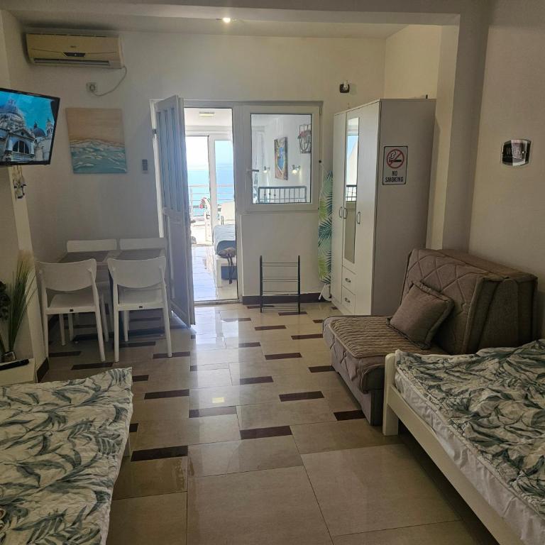 Seaview, just across the beach, Bečići - One-Bedroom Apartment - 14
