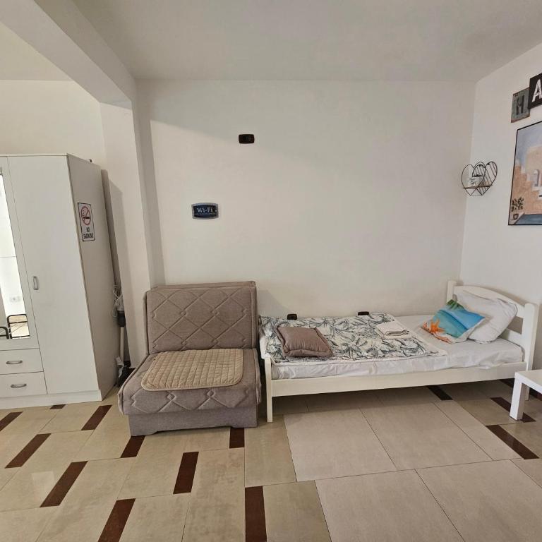 Seaview, just across the beach, Bečići - One-Bedroom Apartment - 10
