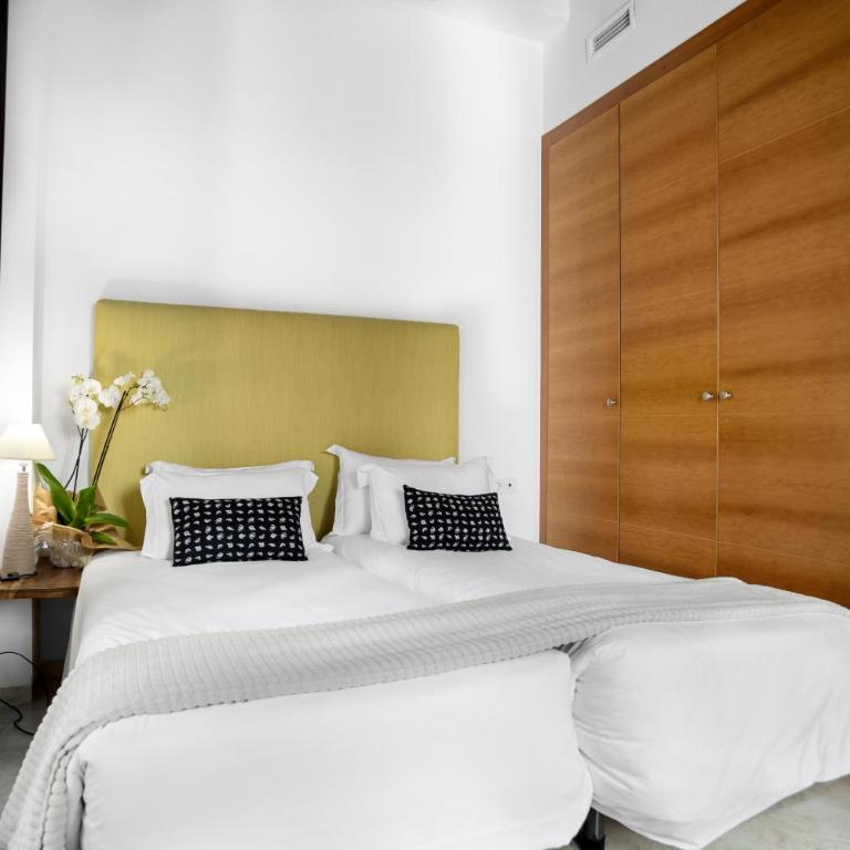 Suites Campo del Príncipe by Maxi Hoteles - Duplex Apartment - 1