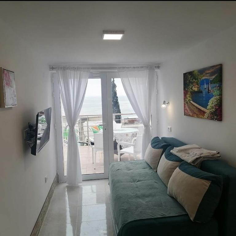 Seaview, just across the beach, Bečići - One-Bedroom Apartment - 22