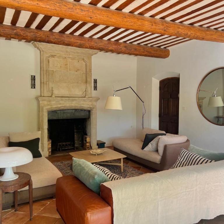 Le mas provençal d'Aurélie - Maison 4 Chambres - 17
