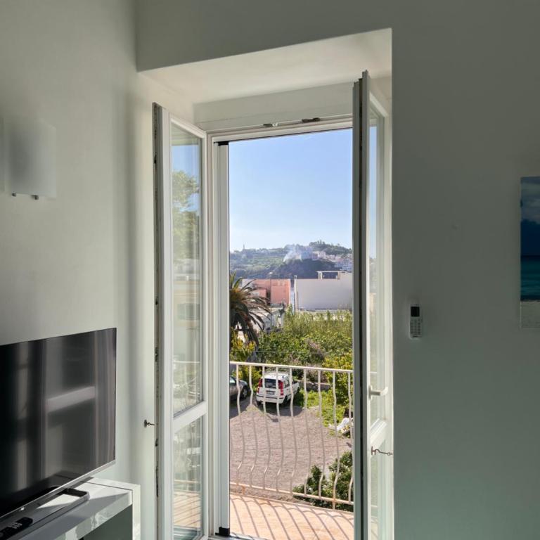 Sea Breeze Ponza - Appartamento con 1 Camera da Letto, Vista Mare e Terrazza - 4