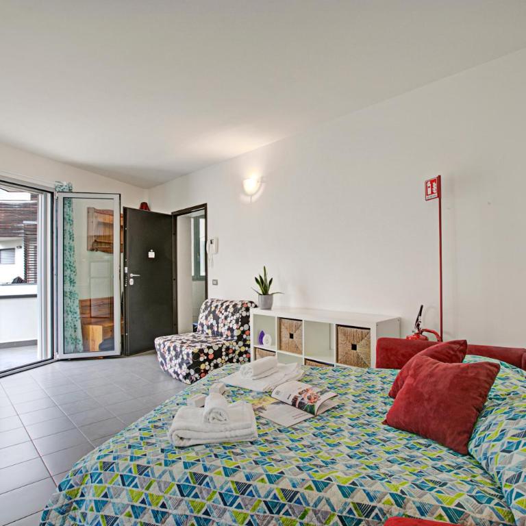 Rosy & Onyx House With Shared Pool - Apartment with Balcony - 14