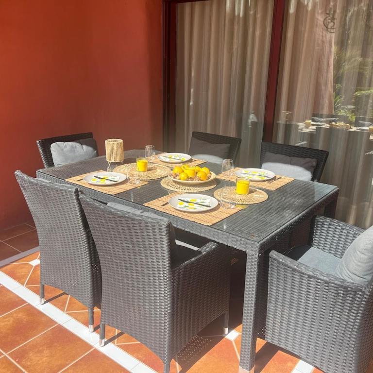 TE HUUR 2 slaapkamers FRONTLINE STRAND COMPLEX ESTEPONA - Two-Bedroom Apartment - 20
