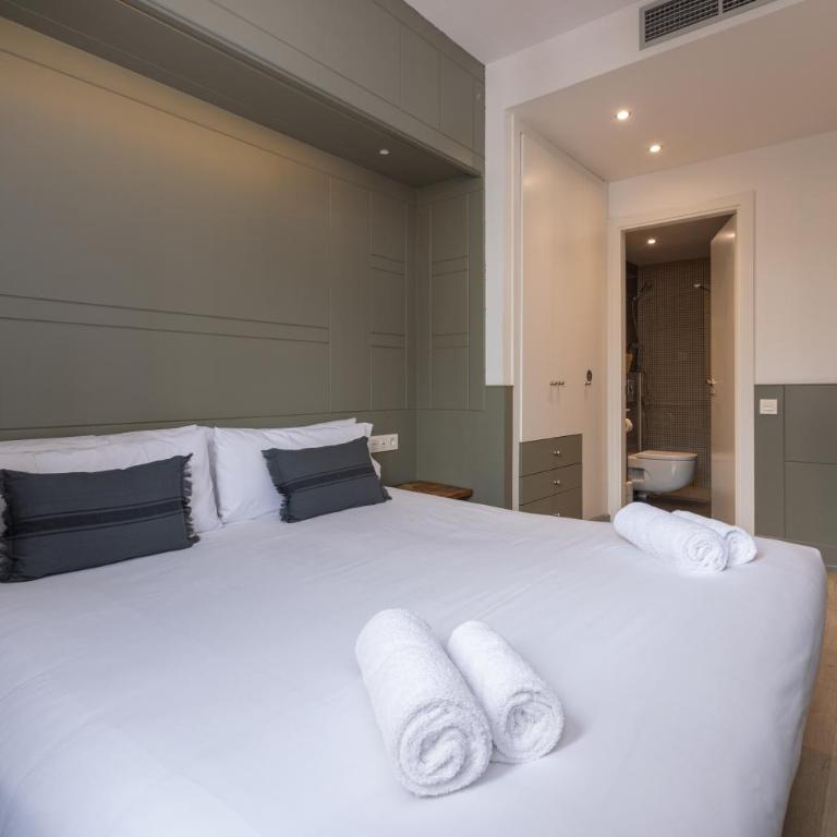 Enjoybcn Patio de Gala - Deluxe Apartment - 30