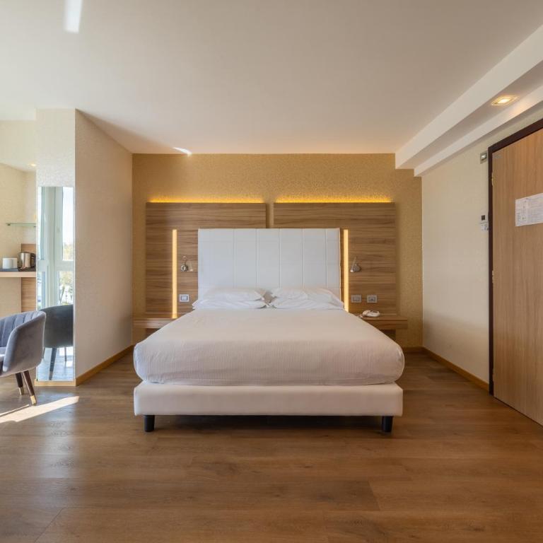 Kriss Internazionale Hotel - Junior Suite with Balcony and Sauna - 6