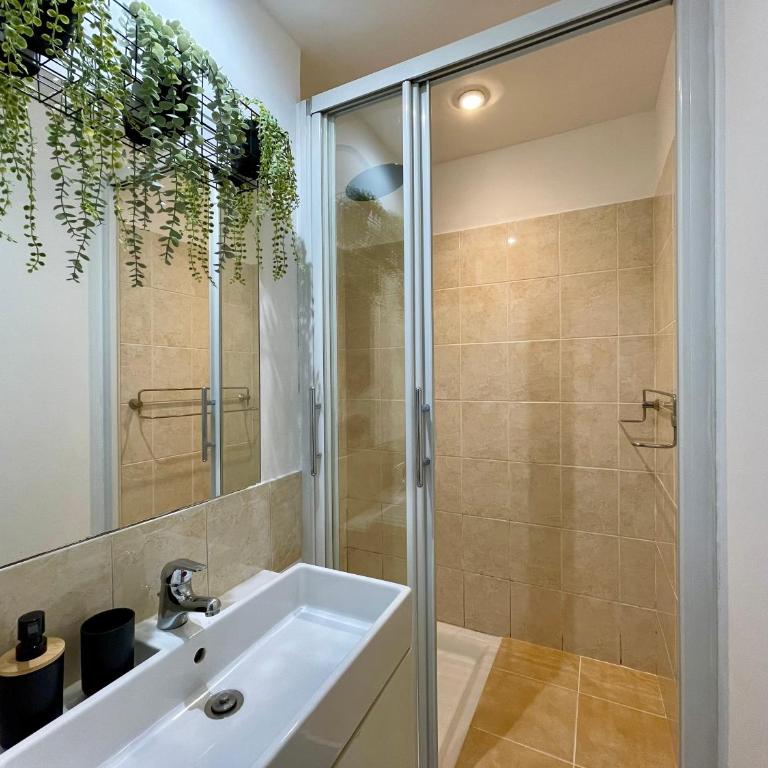 Chaleureux Appartement RDC 49 m2 avec Jardin - Appartamento con 1 Camera da Letto - 12