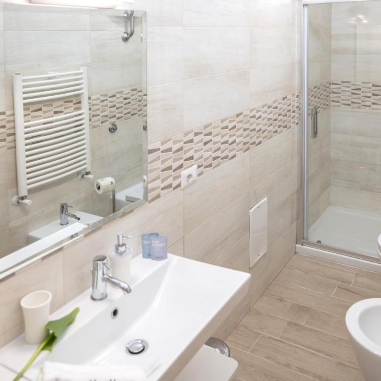 Mya Home Luxury Apartments - Deluxe Apartment - 25