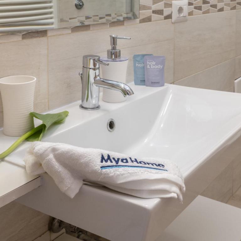 Mya Home Luxury Apartments - Deluxe Apartment - 43