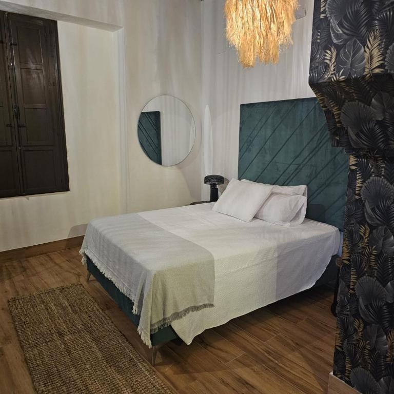 Casa Señorial Piedrachica - Habitación con cama extragrande. - 3