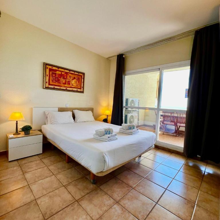 Beachfront Holiday Apartment in Benalbeach - Apartment with Sea View - 16