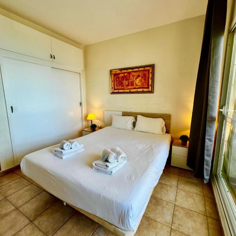 Beachfront Holiday Apartment in Benalbeach - Apartment with Sea View - 18