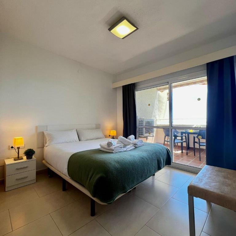 Frontal Sea View Apartment Benalbeach - Apartamento - 13