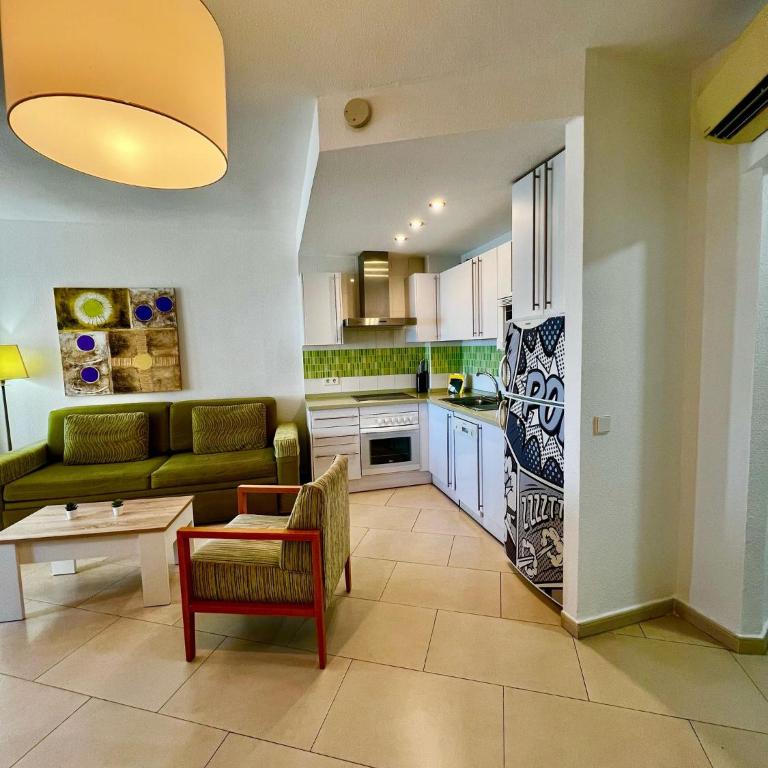Frontal Sea View Apartment Benalbeach - Apartamento - 3